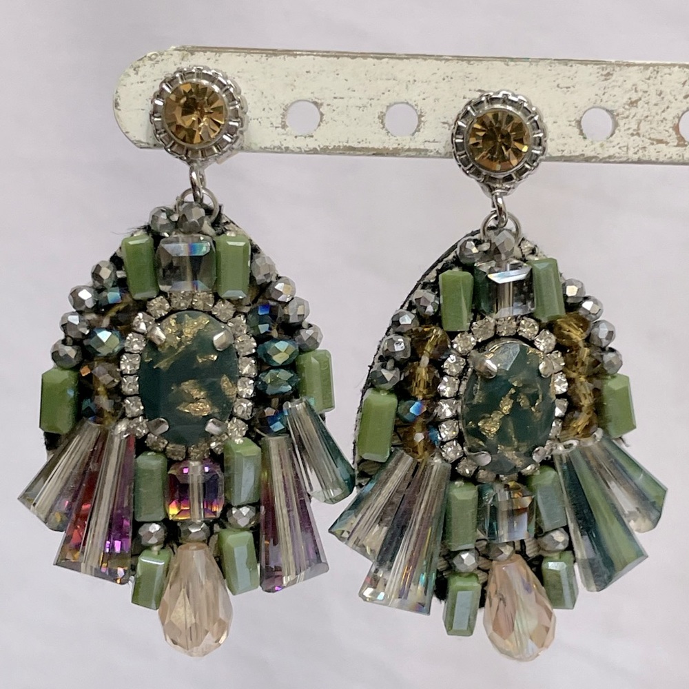 Gorgeous Art Deco earrings with felt background